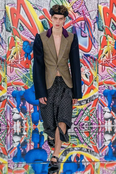 Look 27